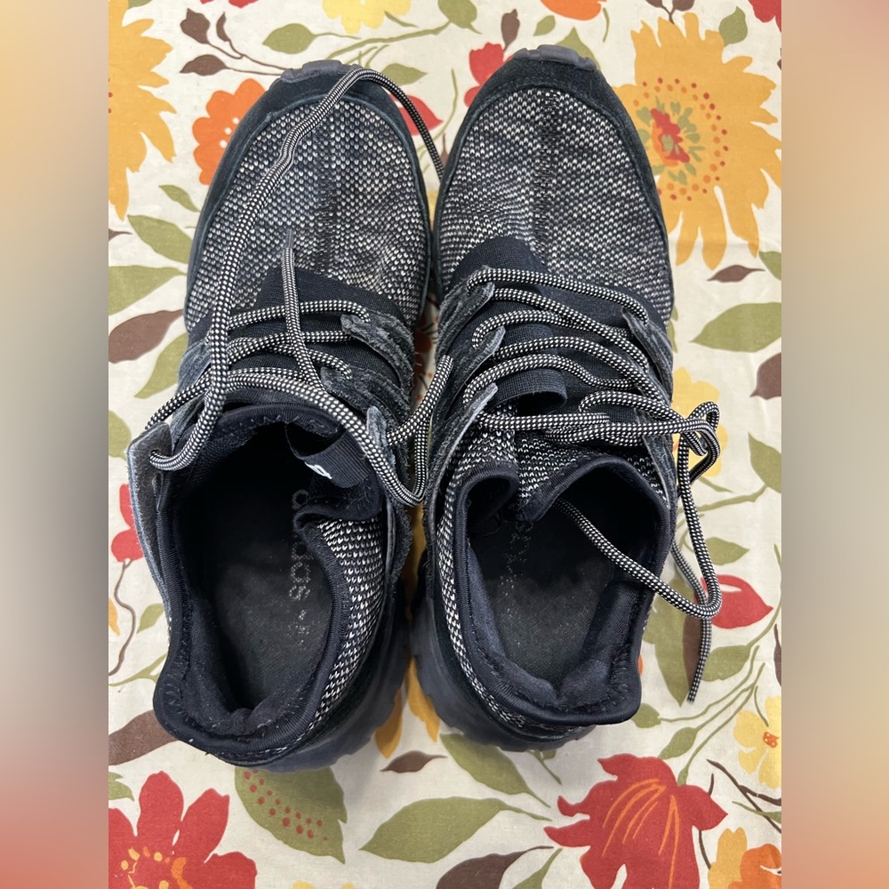 Adidas Tubular Radial Running Shoes Black Gray Suede BB2394‎ Mens Size 9.